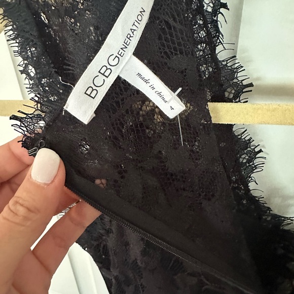 BCBGeneration NWT Black
Lace V-Neck Sleeveless Mini
Cocktail Dress Size 4 - Picture 6 of 6